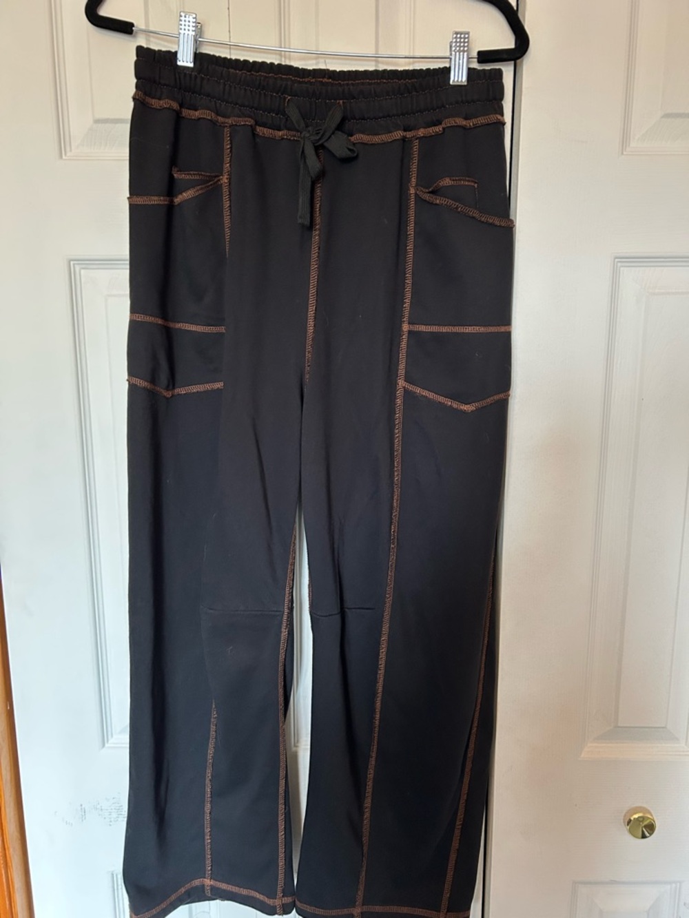 Women’s Black Drawstring slightly cropped,slight barrel leg sweats